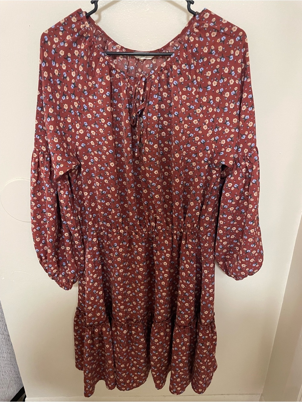 Women’s Easel Long Sleeve Dress Size M